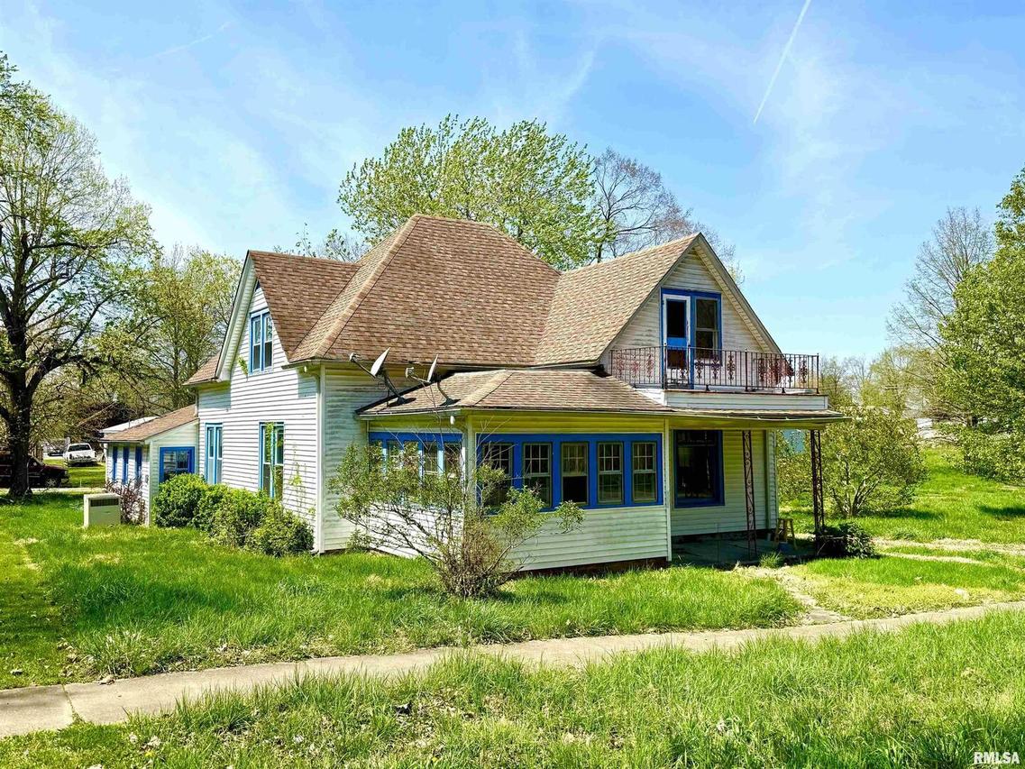 401 S 7th St., Herrin, IL 62948