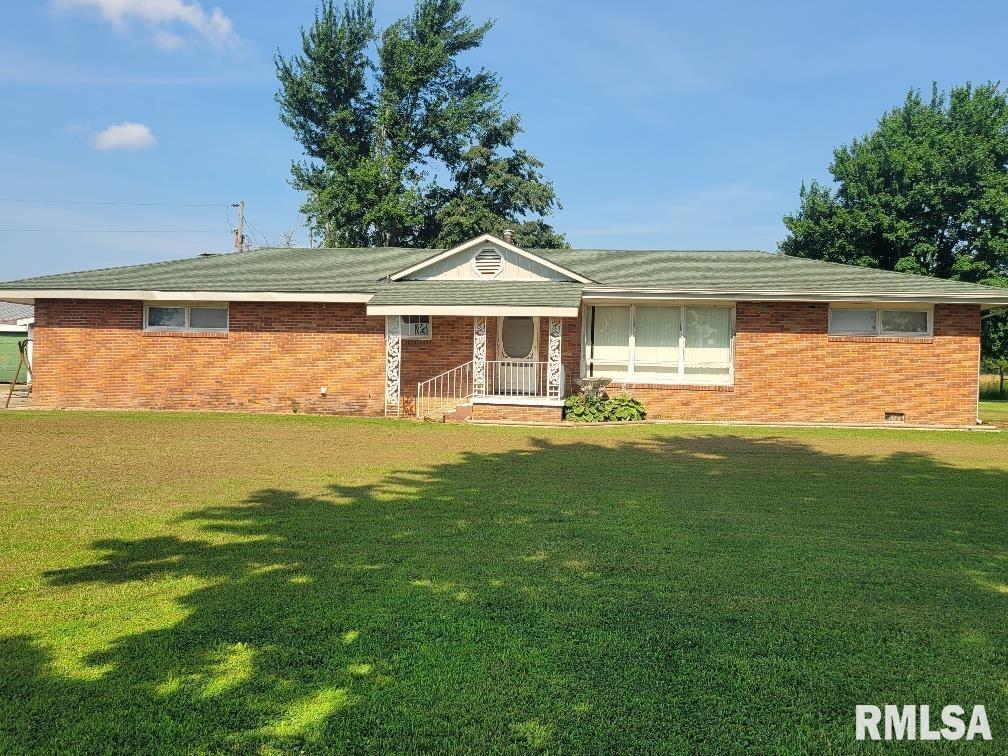 6647 County Road 950 Rd., Mcleansboro, IL 62859