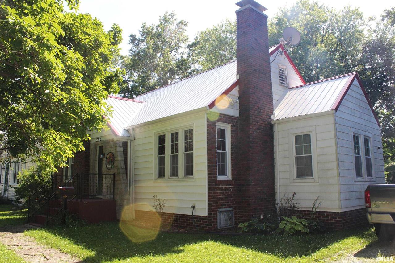 303 N Indiana Ave., Salem, IL 62881