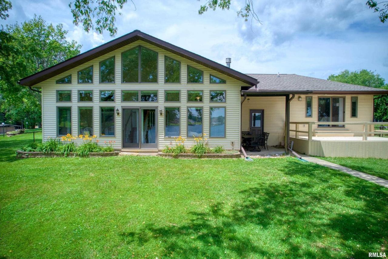 1382 Nicklaus Ln., Marion, IL 62959