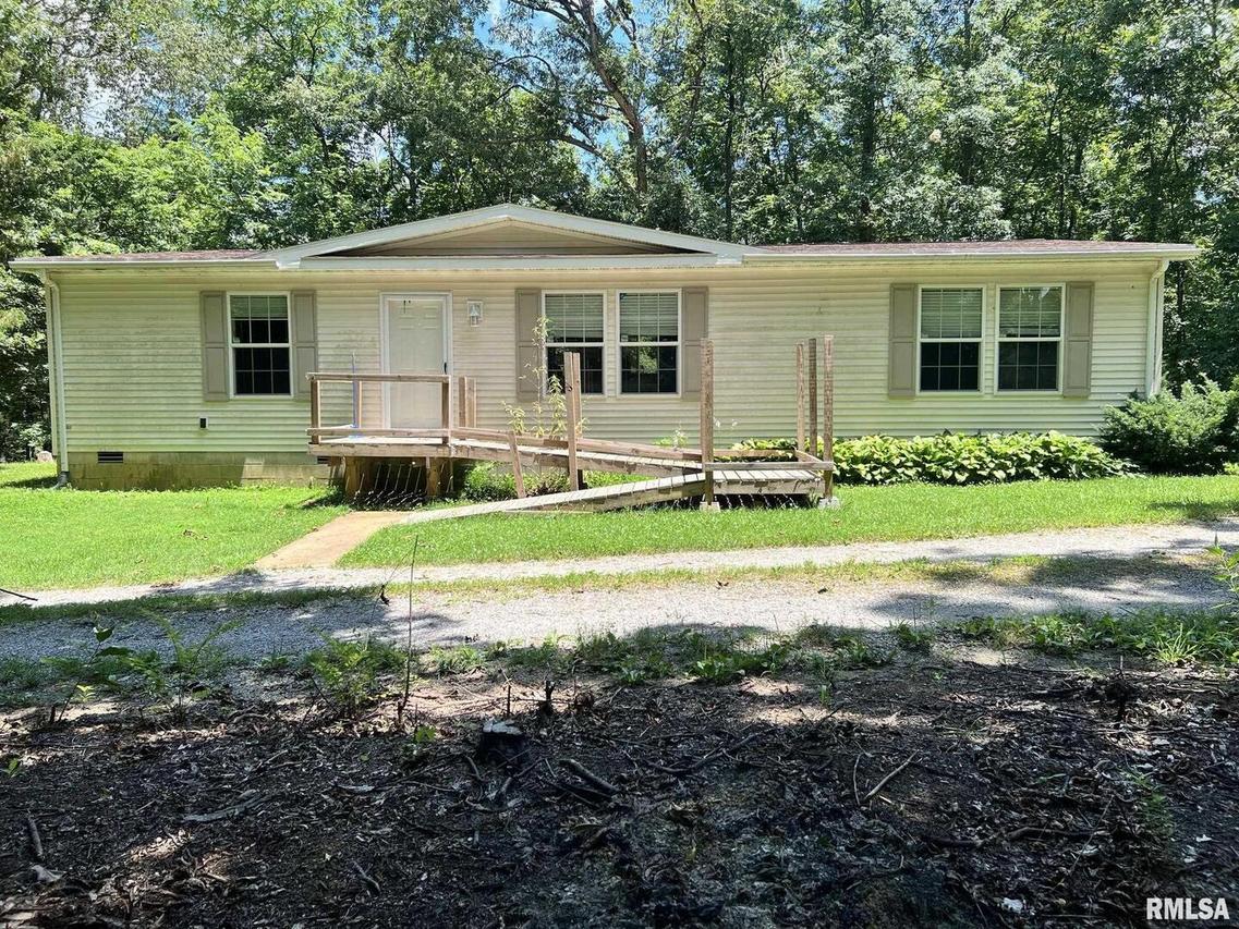 3880 County Road 700 E, Mcleansboro, IL