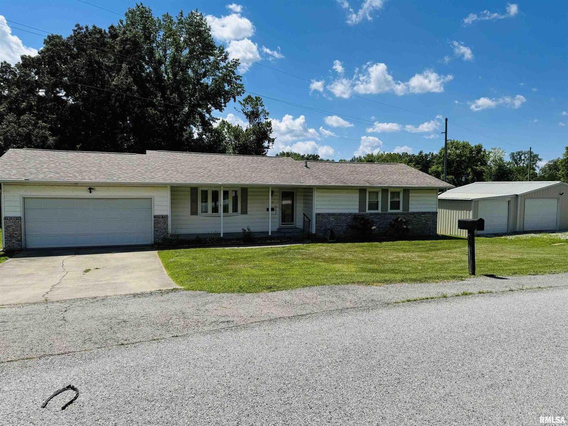 109 Division St., Anna, IL