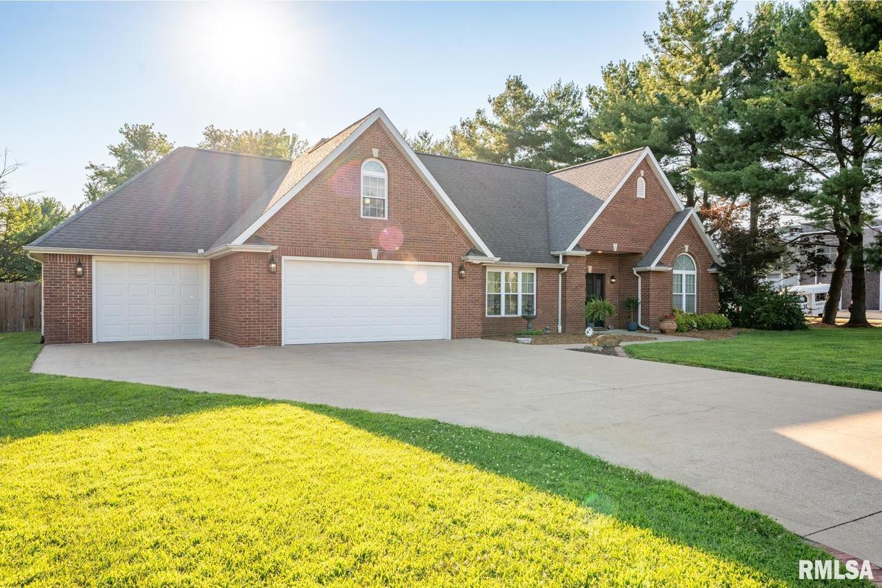 1600 S Eugene Ln., Marion, IL 62959