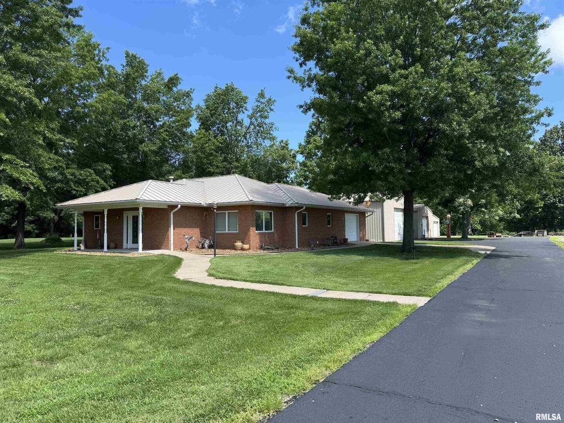 1308 Shawnee Trail Tr., Carterville, IL 62918