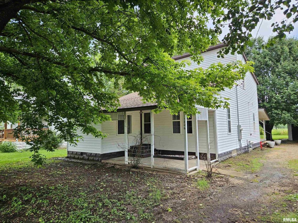 1206 N 14th St., Murphysboro, IL 62966