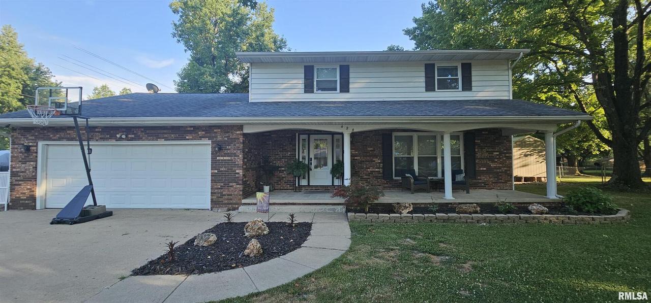 424 N Lakeview Dr., Salem, IL 62881