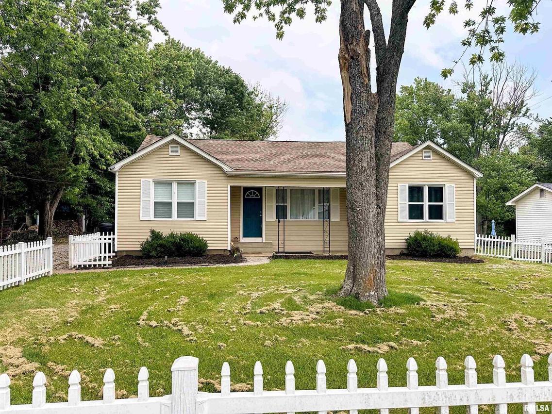 501 Cedar Creek Rd., Makanda, IL 62958