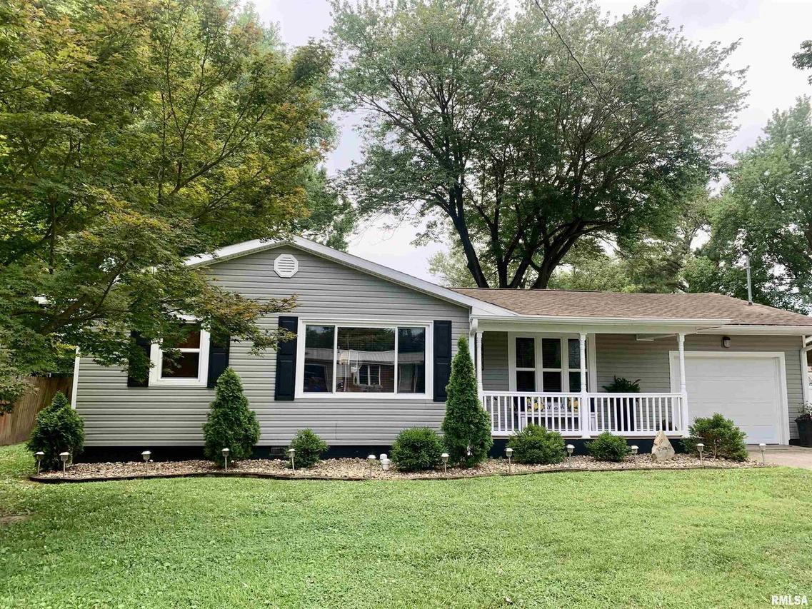 1203 W Goodall St., Marion, IL 62959