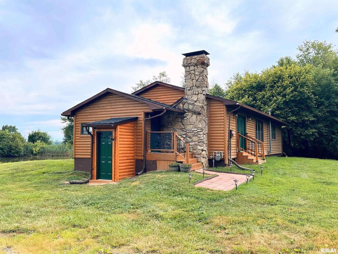 8741 Majestic Dr., Duquoin, IL 62832