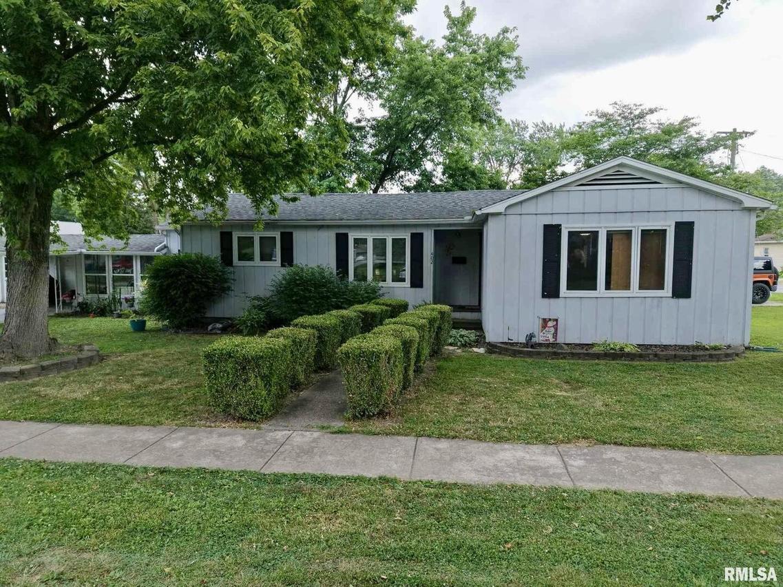 402 N Commercial St., Benton, IL 62812
