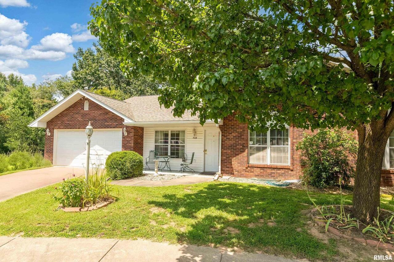 508 Lexington Ct., Carbondale, IL 62901