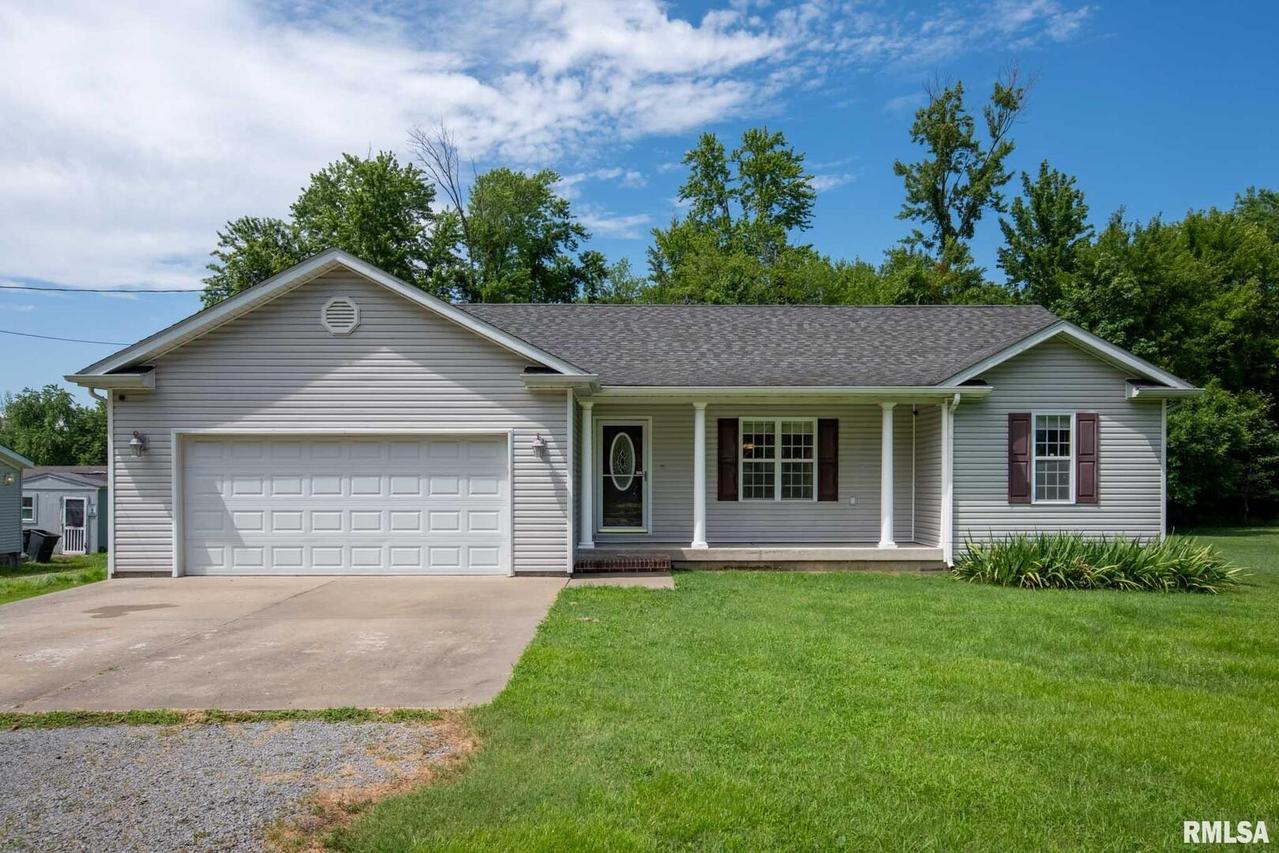 1807 W Cherry St., Herrin, IL 62948