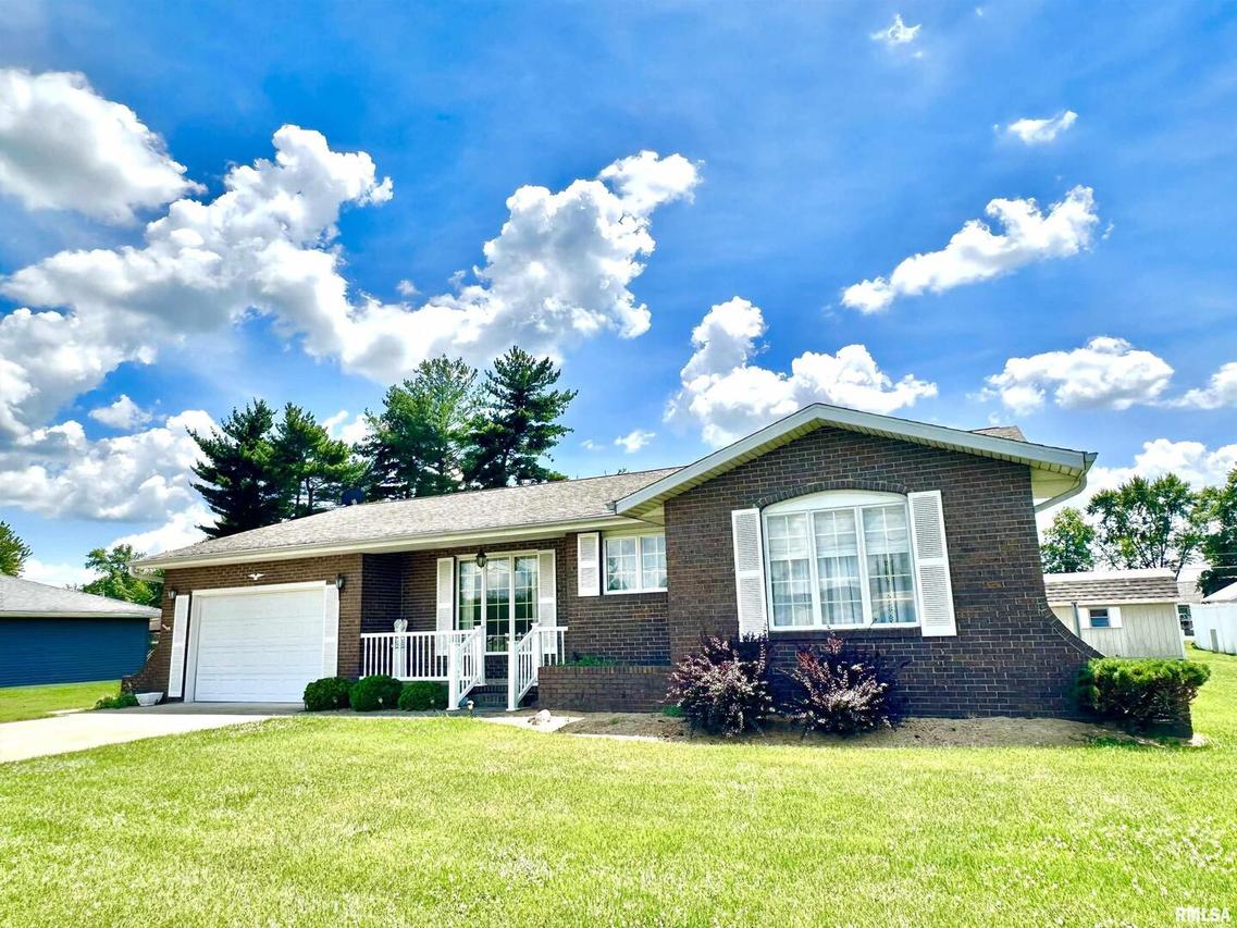 1915 W 4th St., Centralia, IL 62801