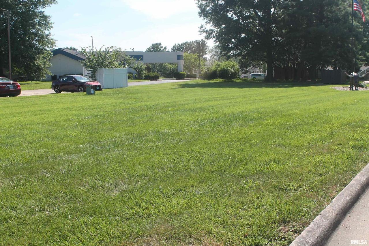 1160A Cedar Ct., Carbondale, IL 62901