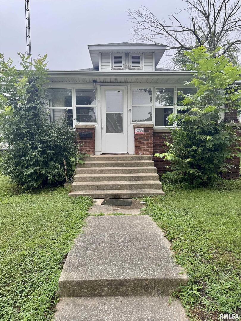 1100 E 2nd St., Centralia, IL 62801