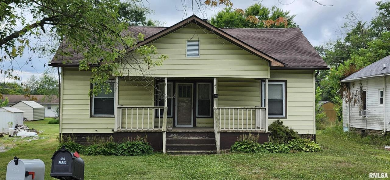 605 N Elm St., Sesser, IL 62884