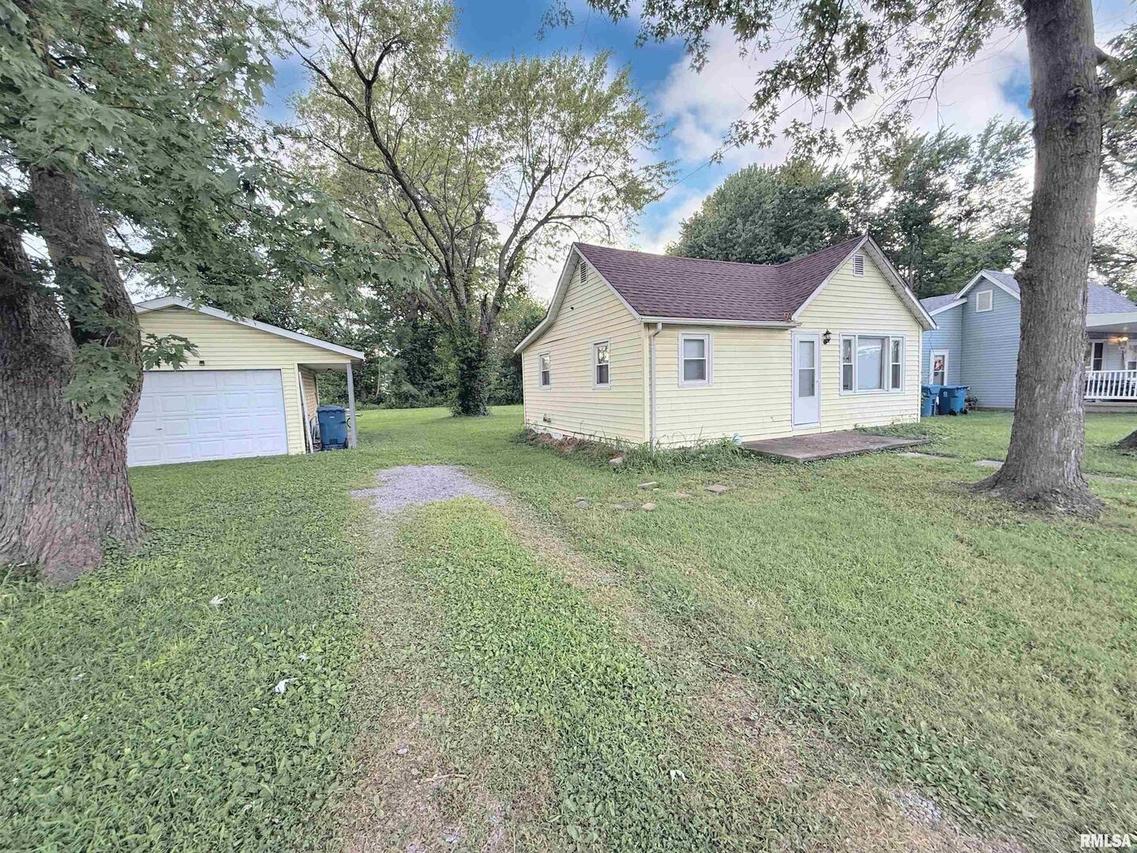 210 S Royal St., Royalton, IL 62983