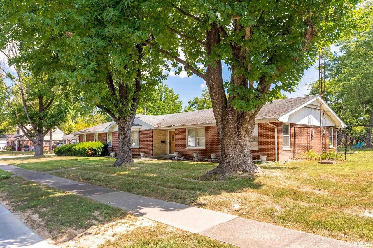 301 S Glenview Dr., Carbondale, IL 62901