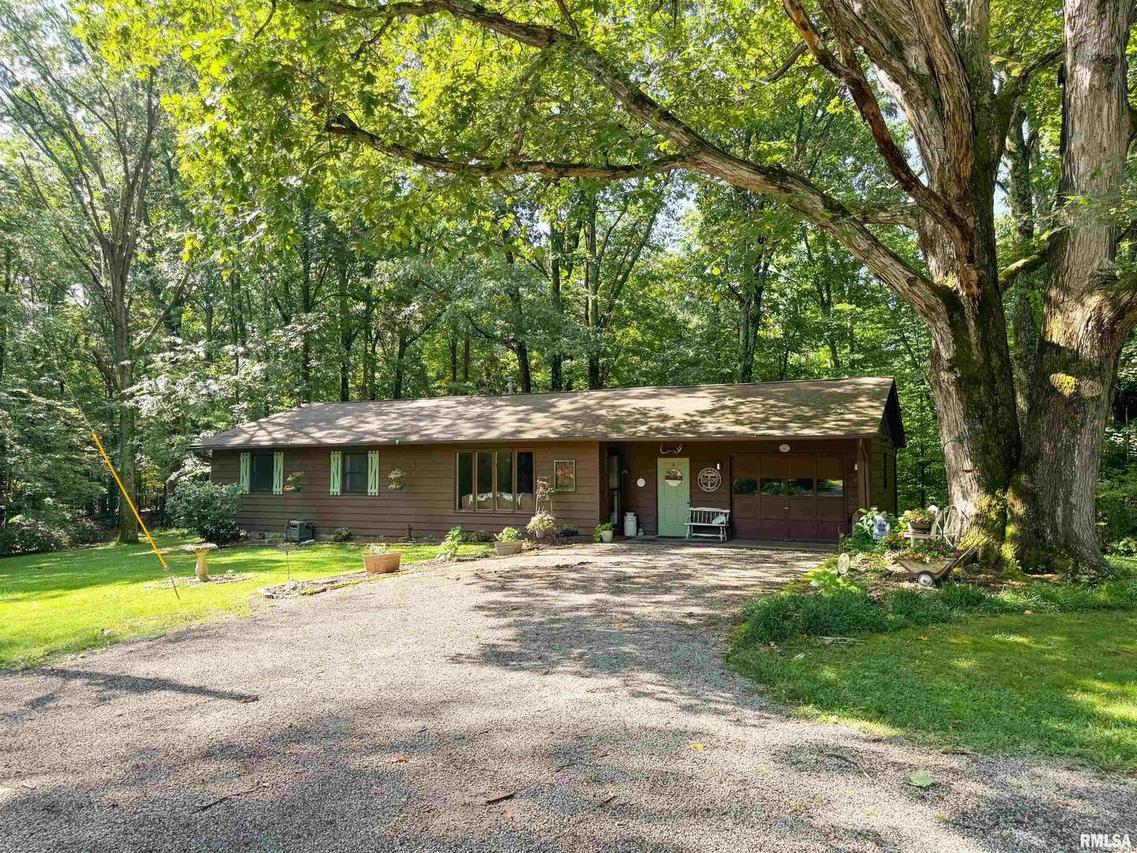 1125 Kaolin Rd., Cobden, IL 62920