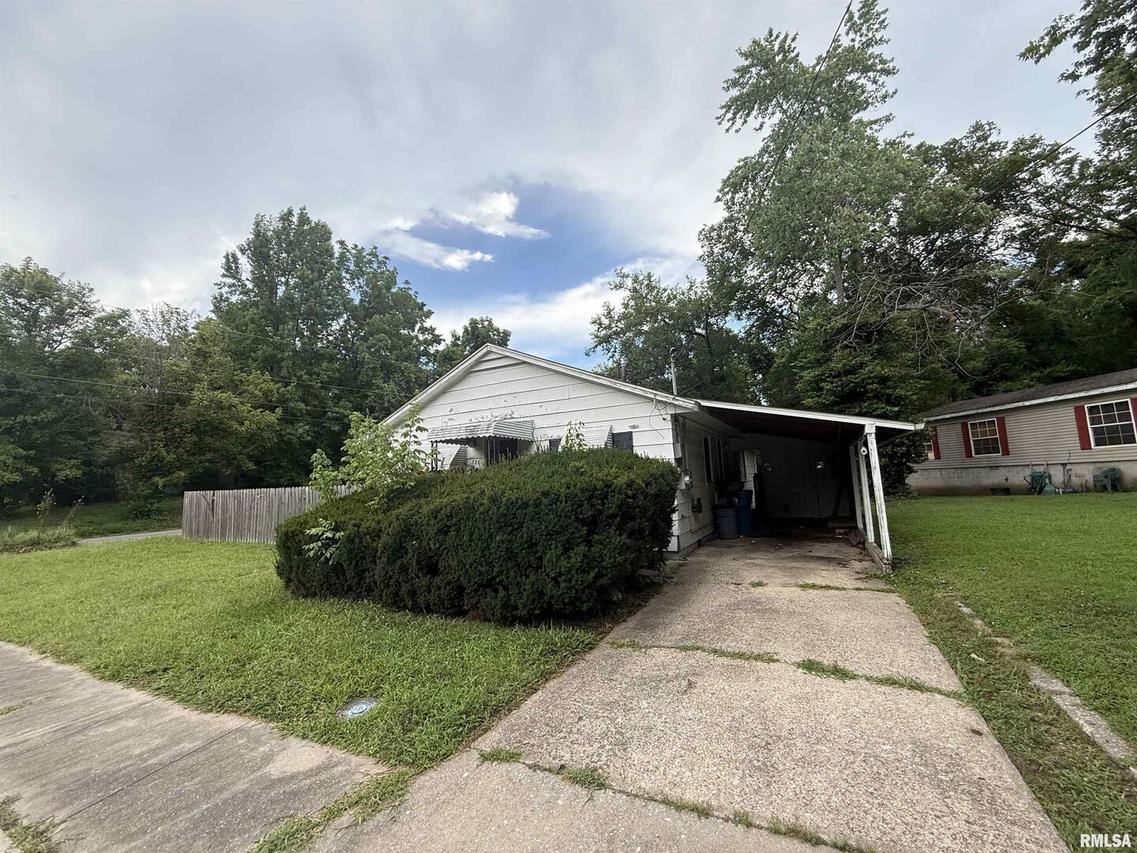 724 Maple St., Murphysboro, IL 62966