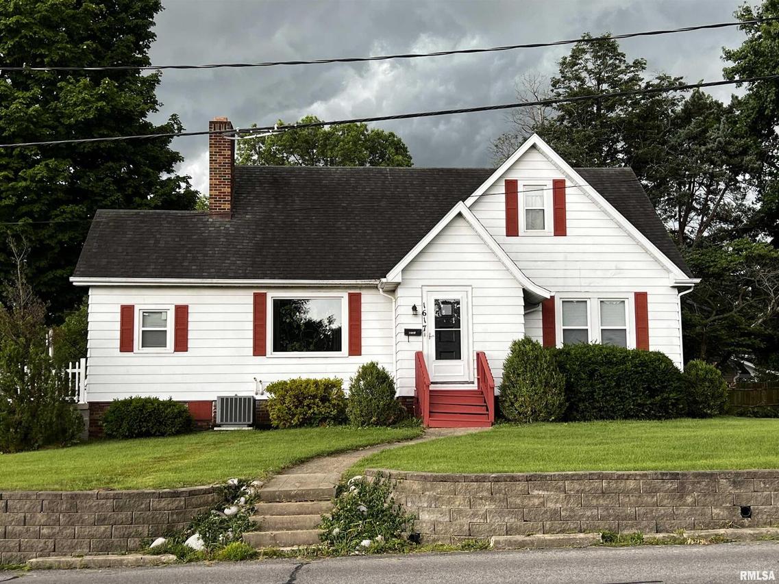 1617 Oakland Ave., Mt Vernon, IL 62864