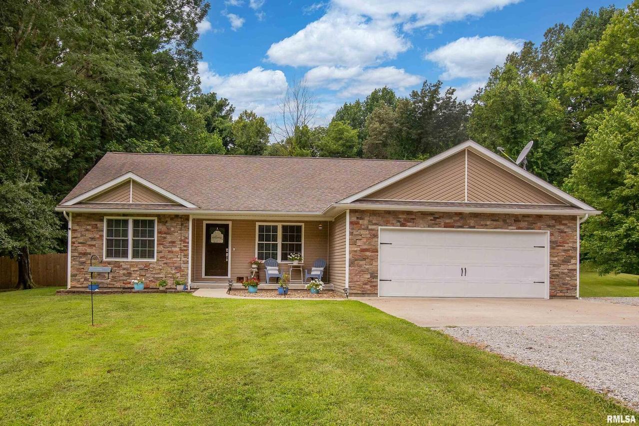 812 Whitecotton Dr., Carterville, IL 62918