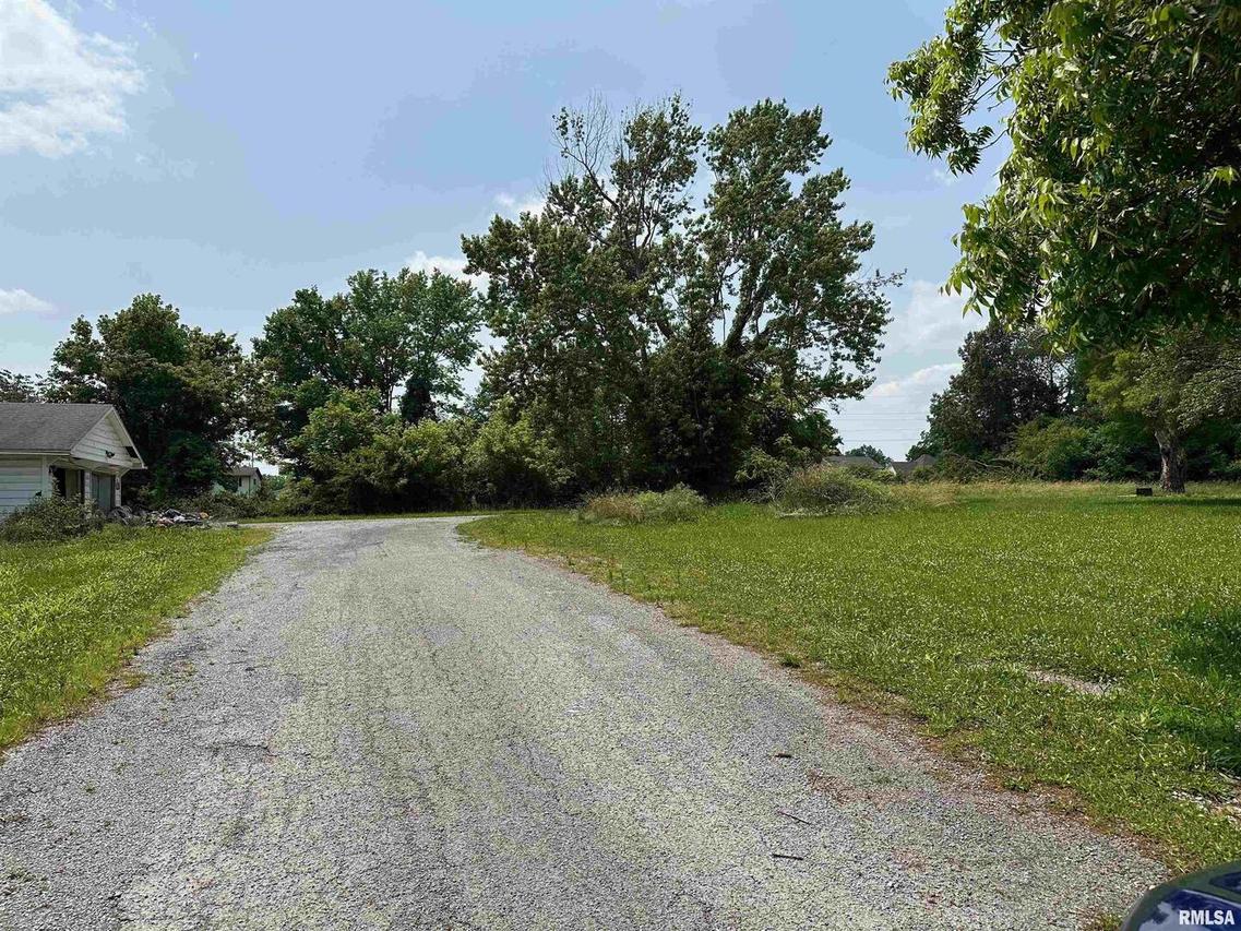 301 N Chestnut St., Christopher, IL 62822