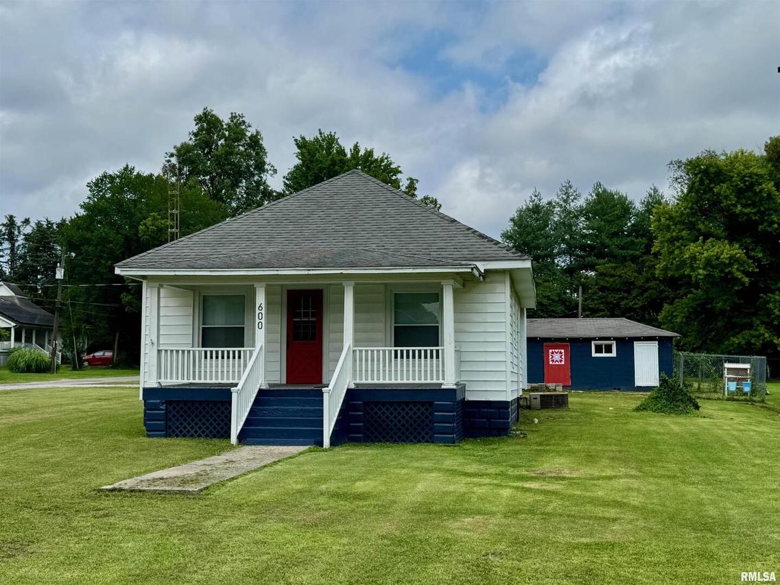 600 E Roosevelt Ave., Duquoin, IL 62832