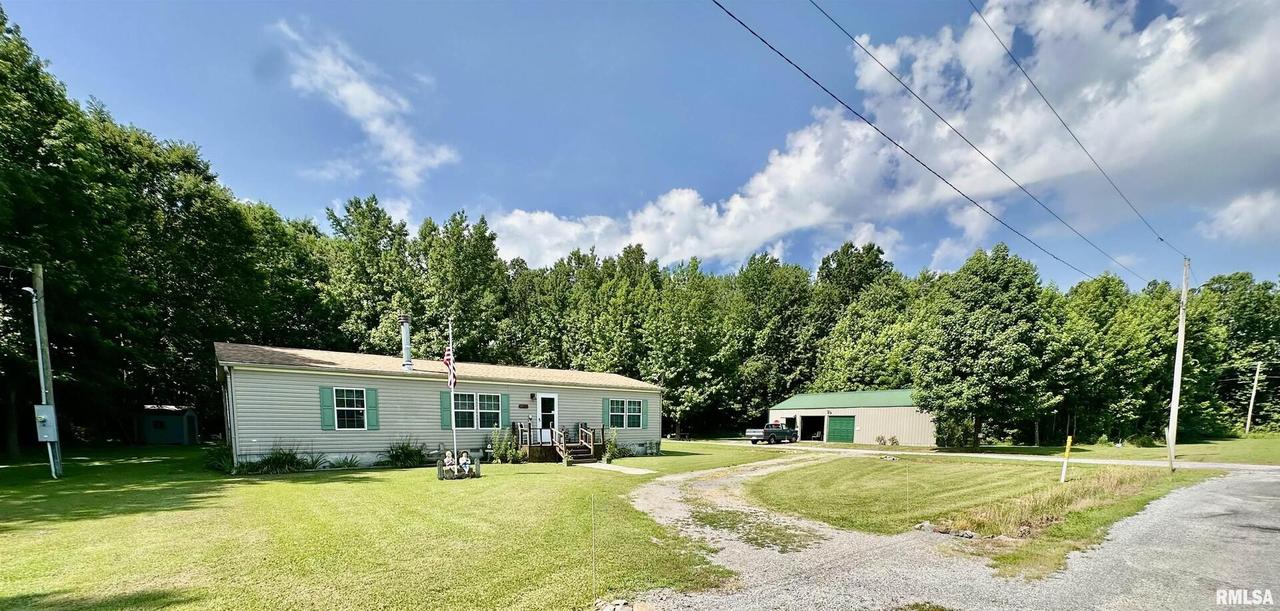 1409 W 5th St., West Frankfort, IL 62896