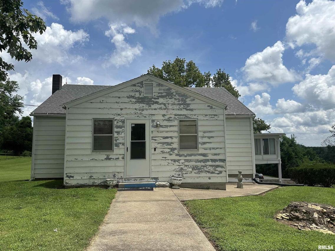 222 N Main St., Eddyville, IL 62928