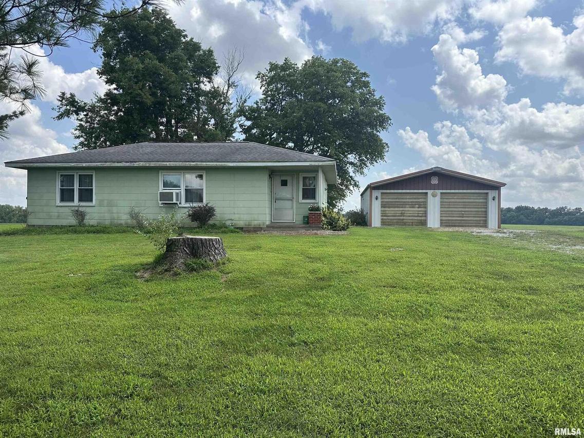 1927 Pine Cone Rd., Pinckneyville, IL 62274