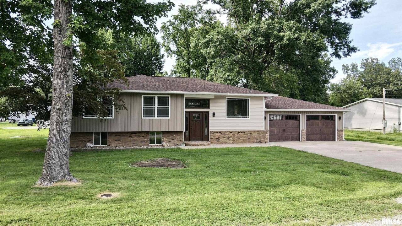 1511 E Cleveland St., West Frankfort, IL 62896