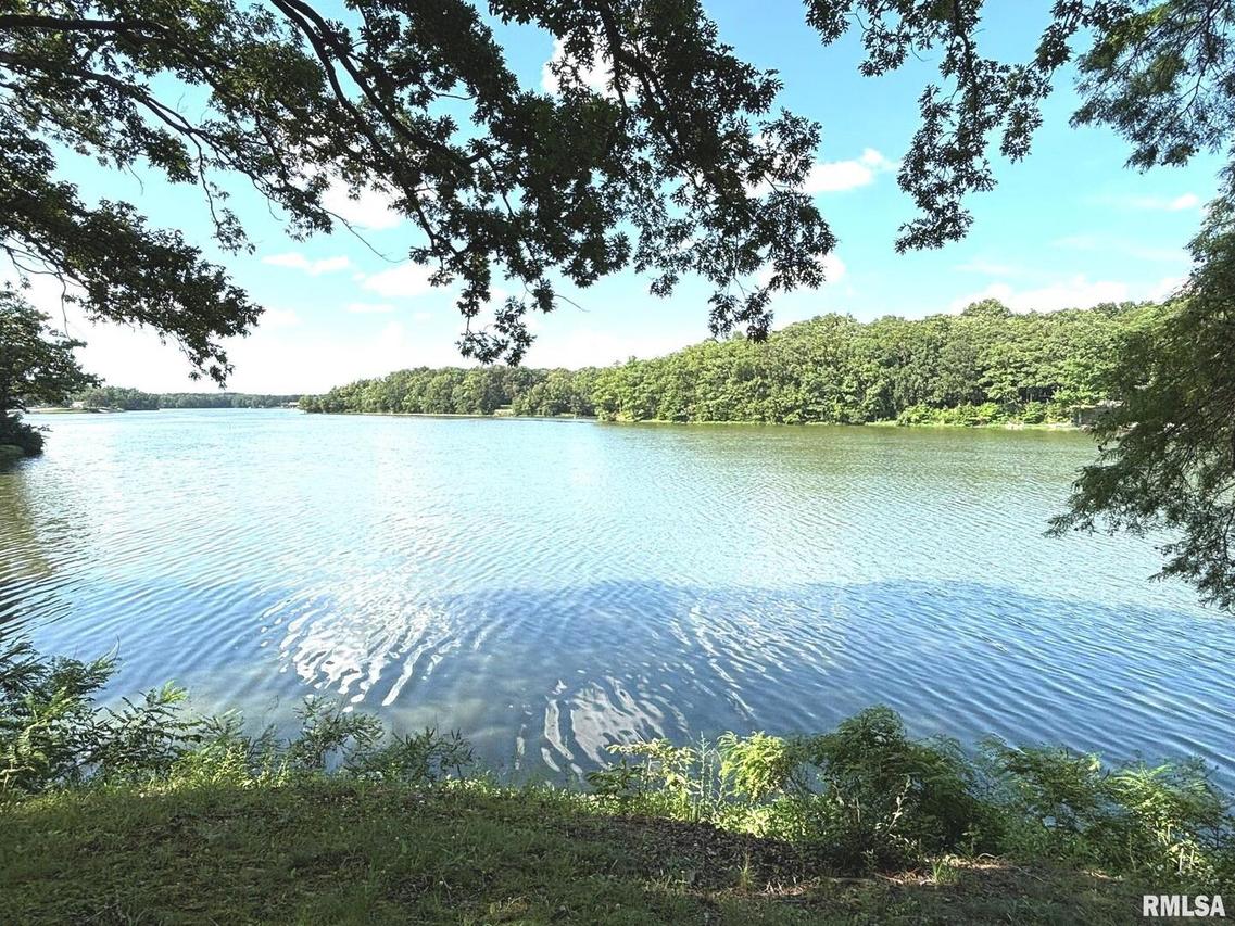 3339 Levee Rd., Centralia, IL 62801