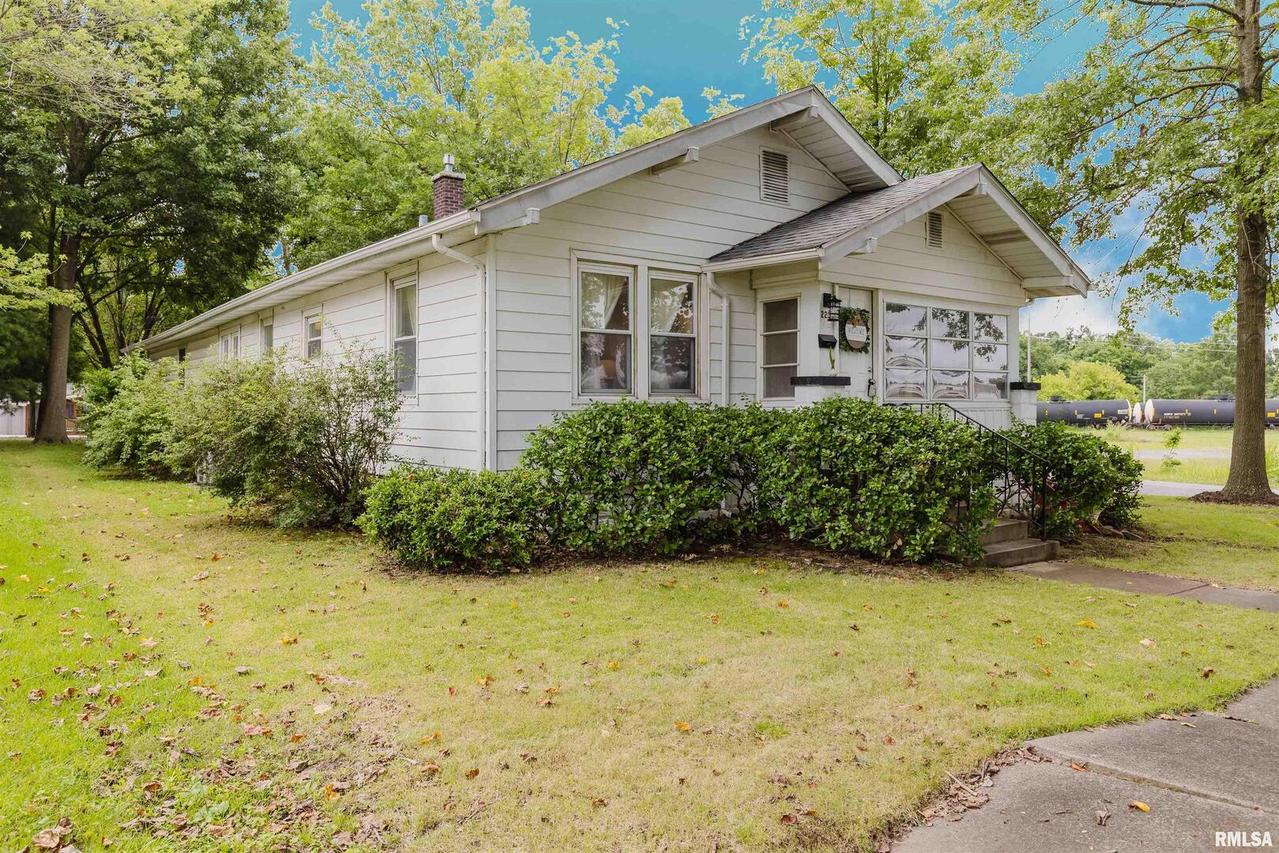 220 S 8th St., Herrin, IL 62948