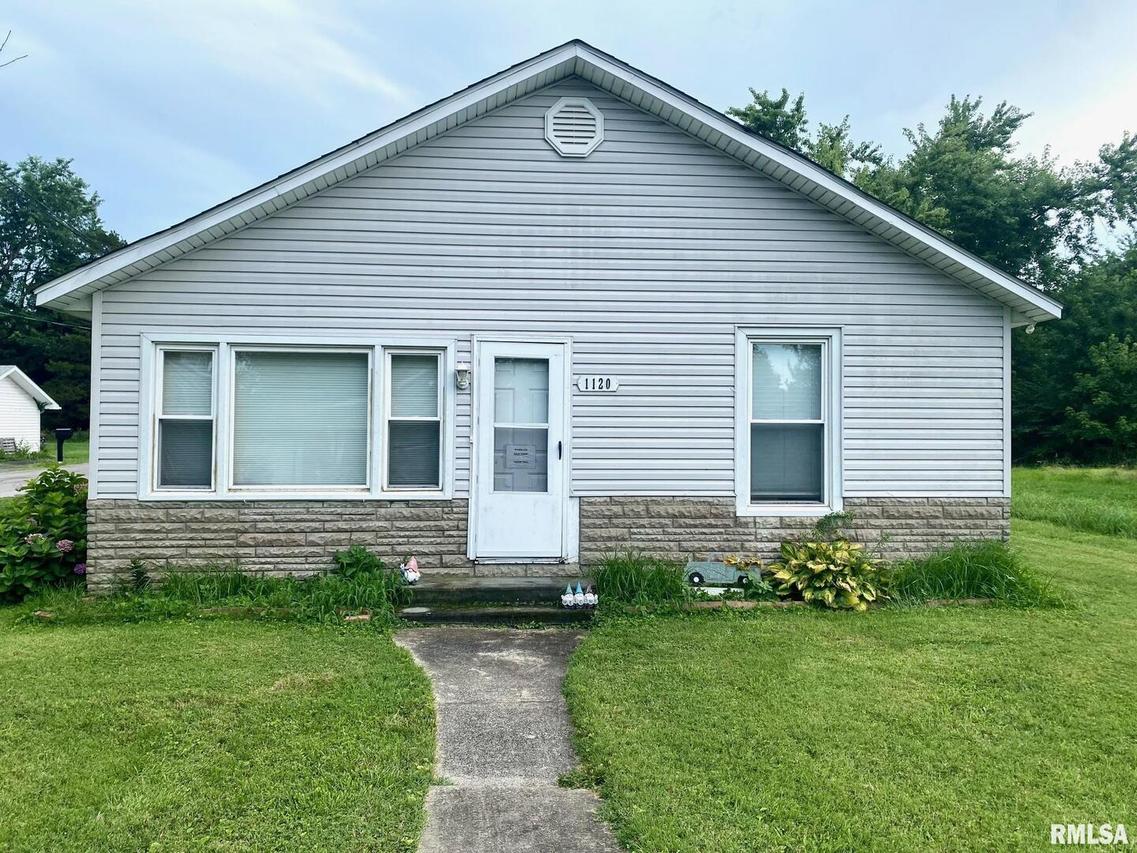 1120 E Stotlar St., Herrin, IL 62948