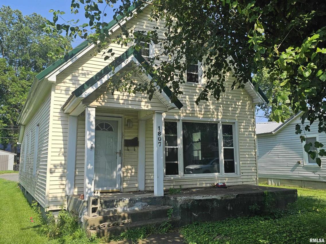 1807 Speckman St., Metropolis, IL 62960