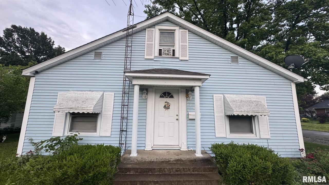 220 S 21st St., Herrin, IL 62948