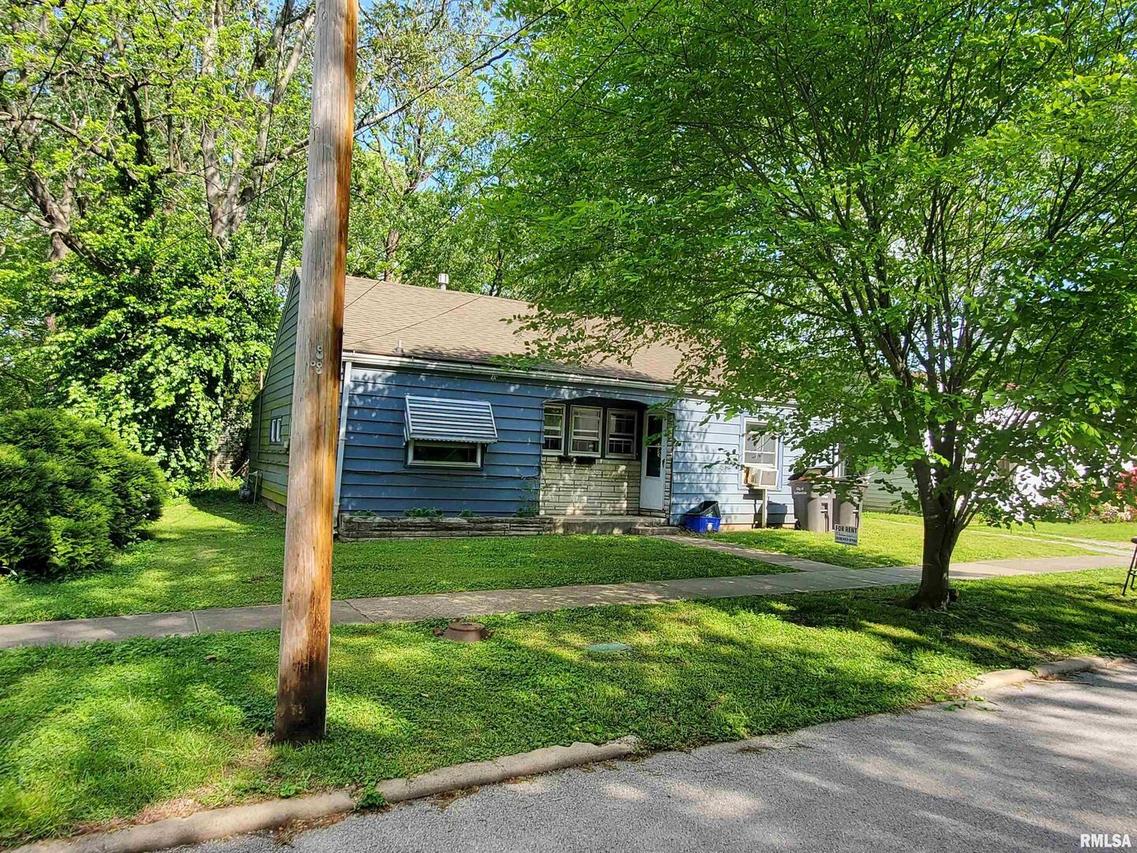 607 N Almond St. #Front House, Carbondale, IL 62901