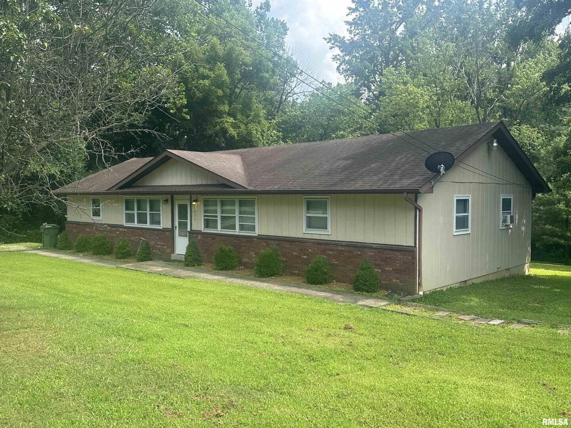 1034 Cedar Creek Rd., Makanda, IL 62958