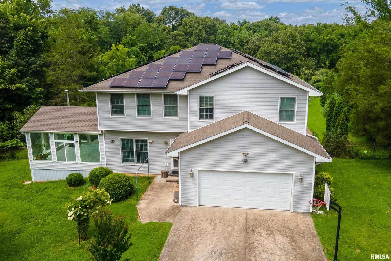 141 Pump Station Rd., Makanda, IL 62958