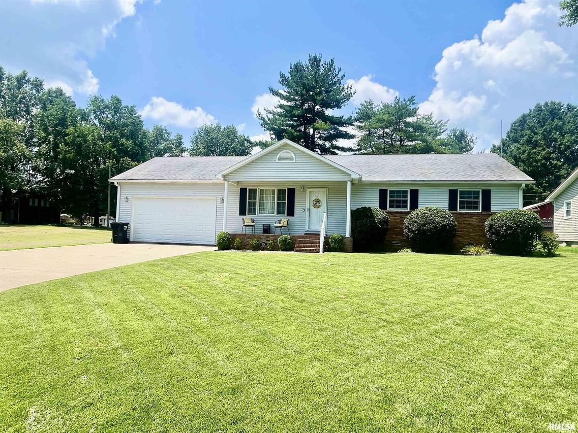 65 Adkins St., Metropolis, IL 62960