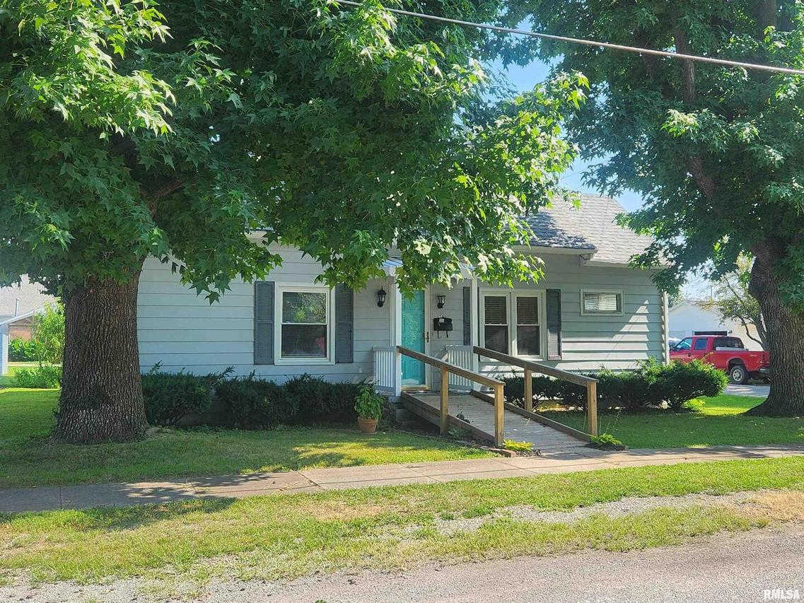 701 Taffee St., Pinckneyville, IL 62274