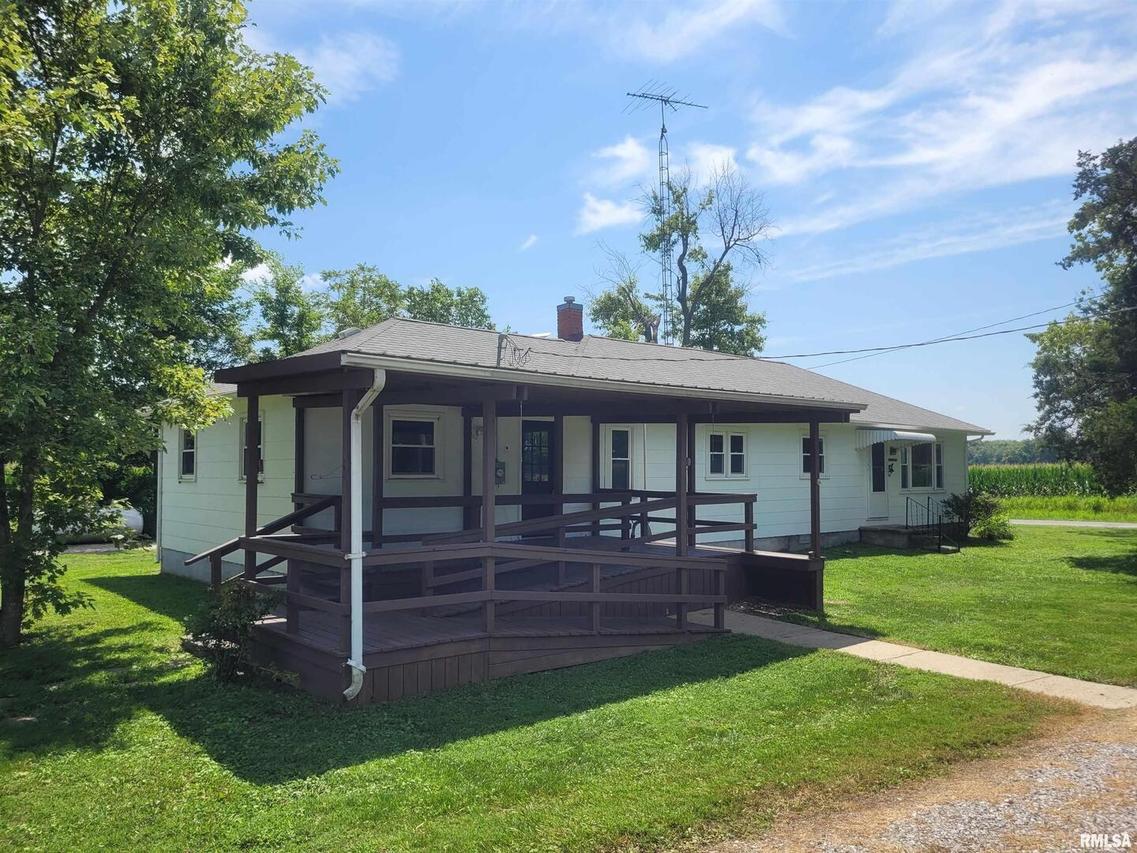 8810 E Cranberry Rd., Bonnie, IL 62816