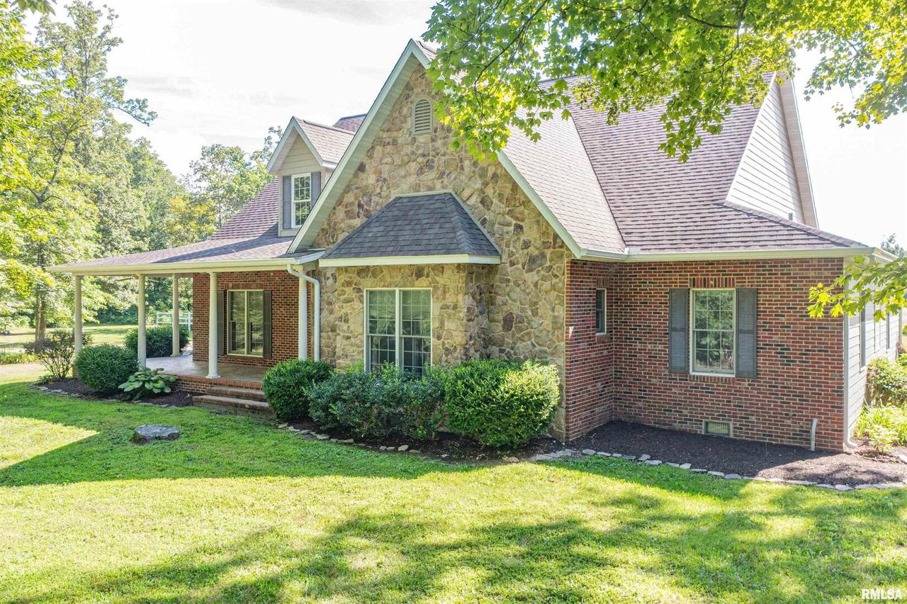 5315 Lois Ln., Salem, IL 62881