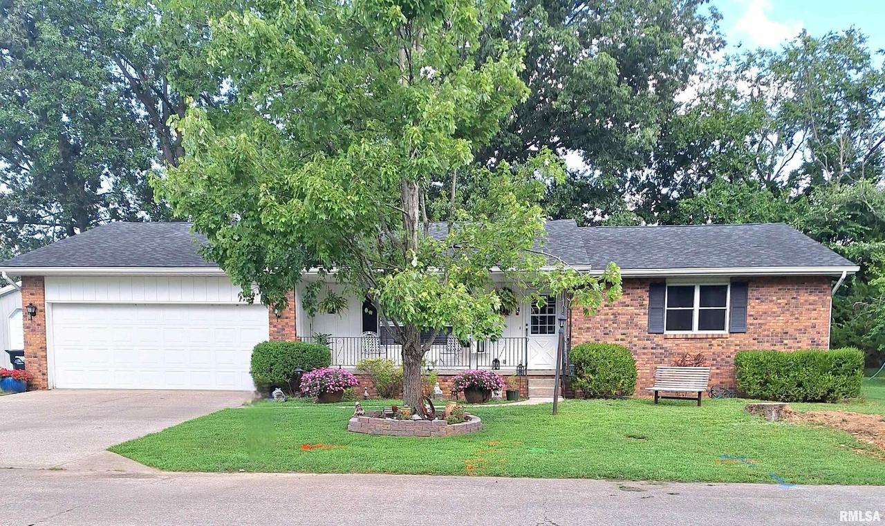 14 Acorn Dr., Harrisburg, IL 62946