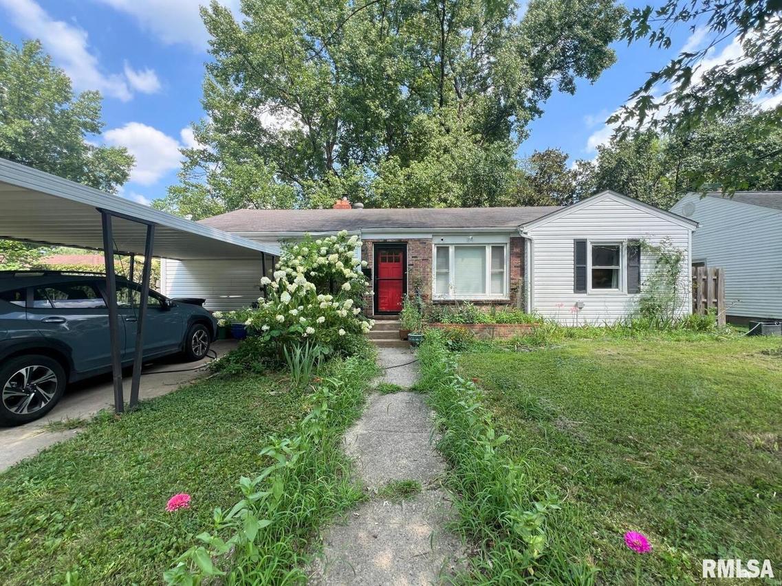 901 S Johnson Ave., Carbondale, IL 62901