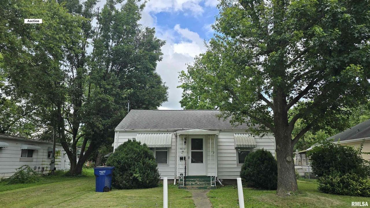 610 S Jackson St., West Frankfort, IL 62896