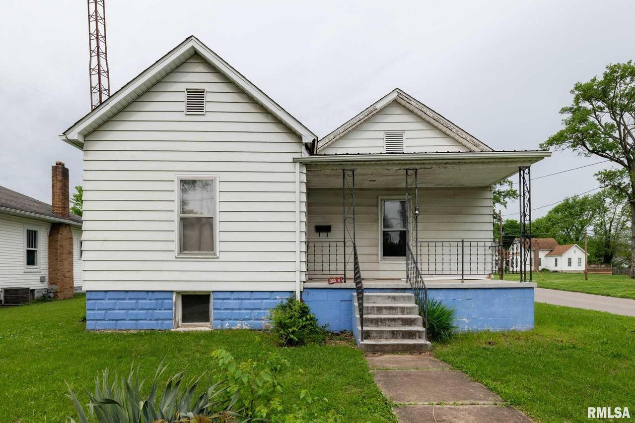 453 N Winters St., Duquoin, IL 62832