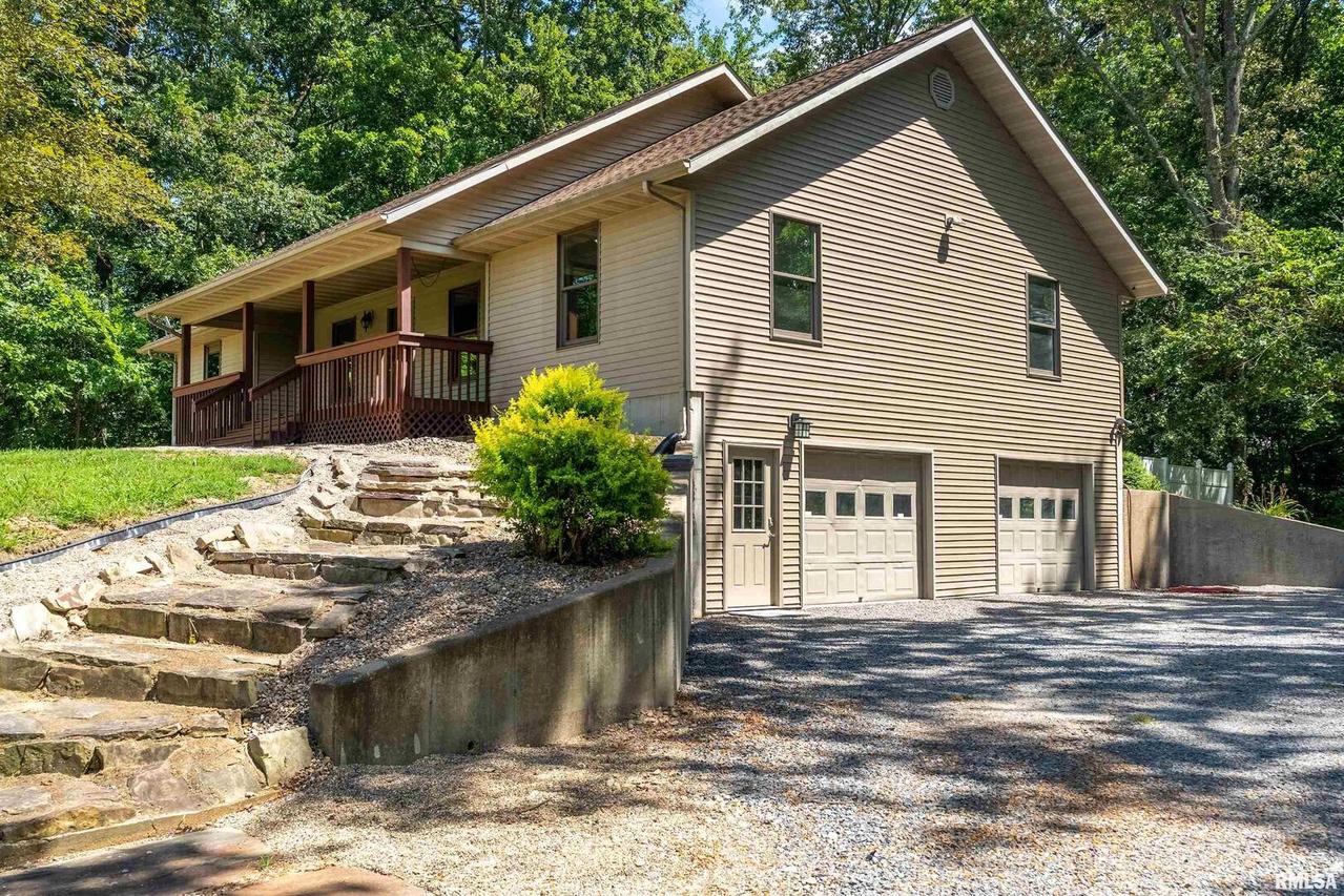 17937 Caplinger Pond Rd., Marion, IL 62959