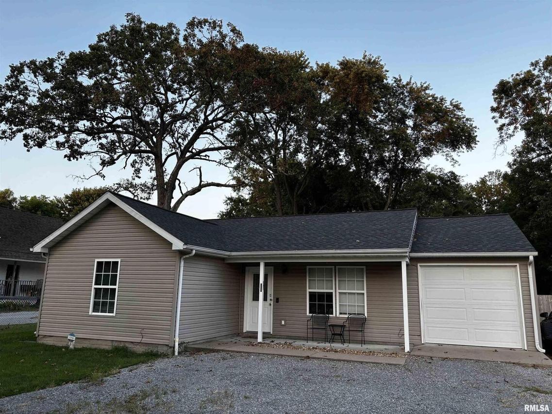 507 S Maple St., Cambria, IL 62915